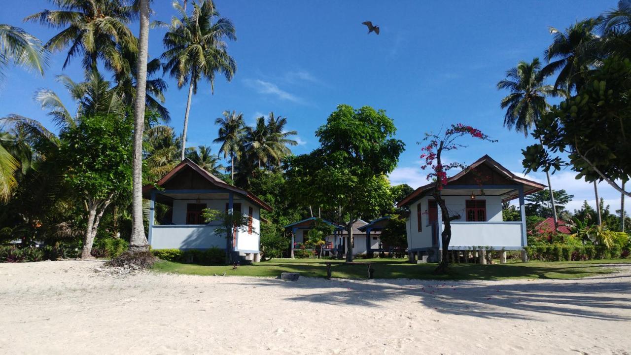 New Raya - Nias Beach Bungalows Lagudri Exteriör bild