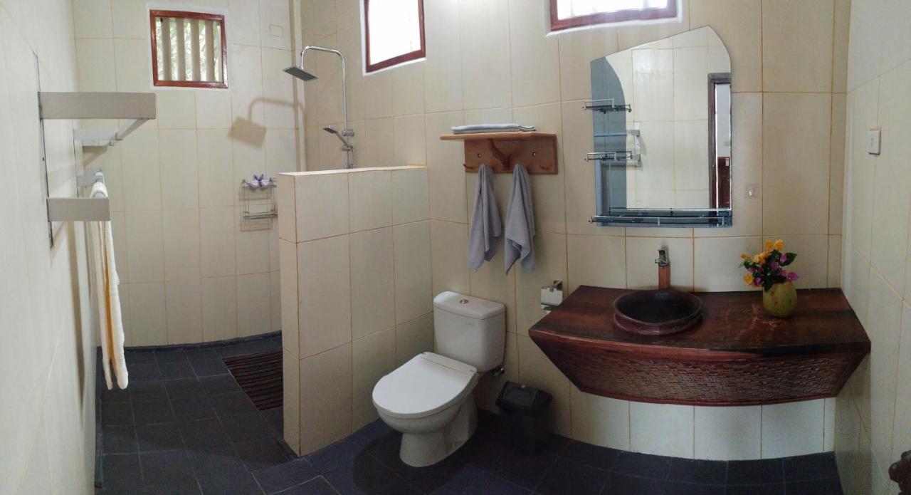 New Raya - Nias Beach Bungalows Lagudri Exteriör bild