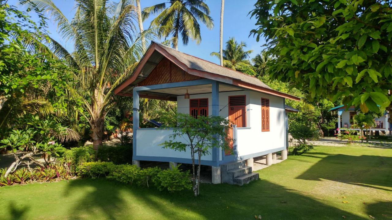 New Raya - Nias Beach Bungalows Lagudri Exteriör bild