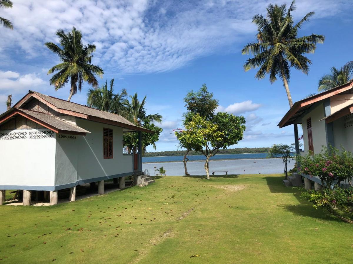 New Raya - Nias Beach Bungalows Lagudri Exteriör bild